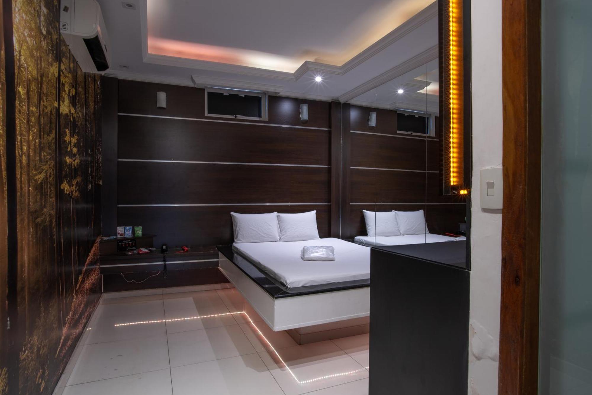 Motel Fantasy 2 (Adults Only) Contagem Dış mekan fotoğraf